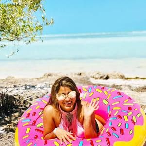 Meet your Posher, Rita